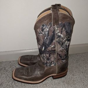 Square nose Justin boots